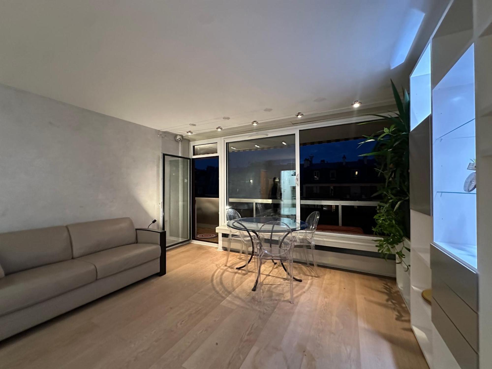 Appartement Tour Eiffel Two-bathroom Two-bedroom Loggia Spacious Quiet Brand-new Paris