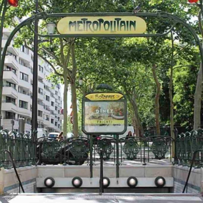 Apartment Buttes Chaumont Refait A Neuf *