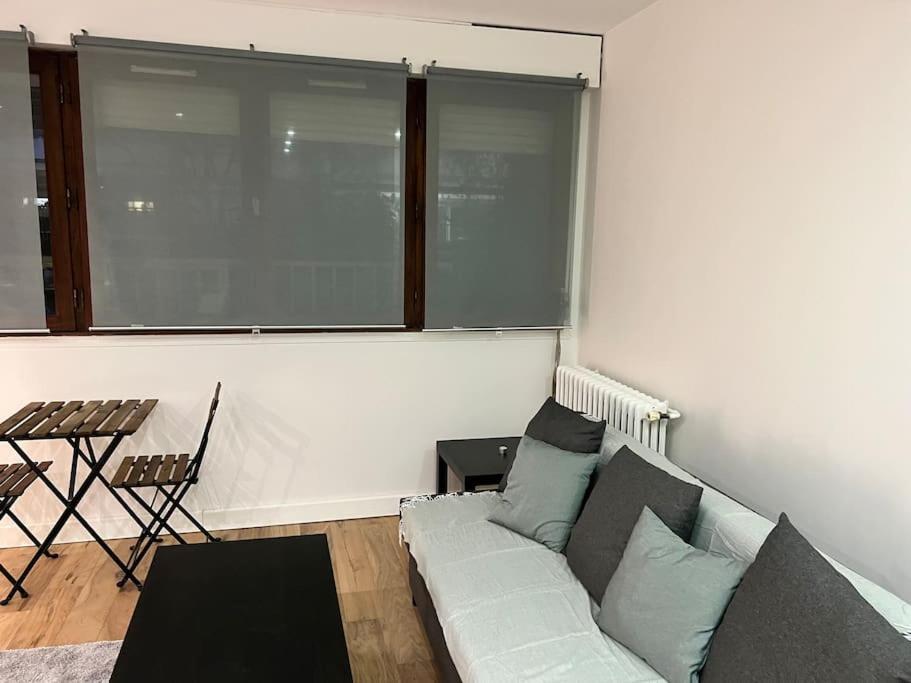 Apartment Buttes Chaumont Refait A Neuf *