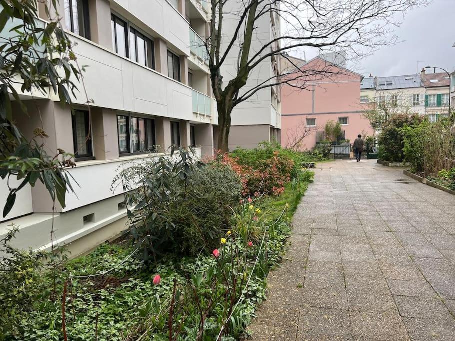 Buttes Chaumont Refait A Neuf Paris