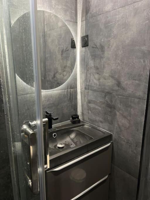 Apartamento Buttes Chaumont Refait A Neuf