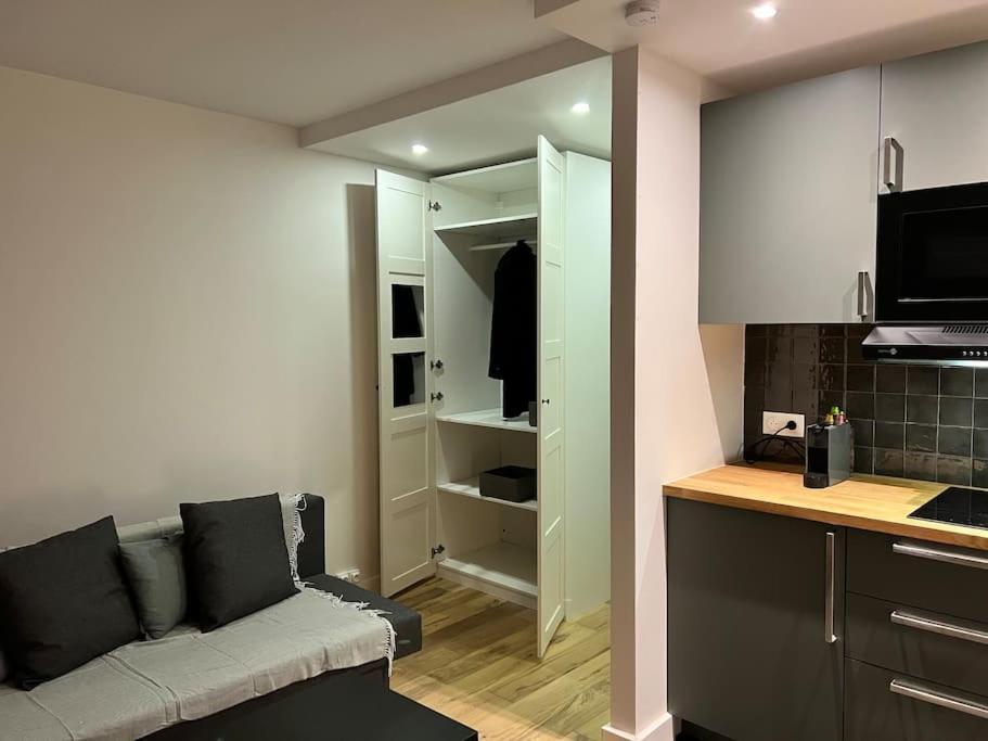 Apartment Buttes Chaumont Refait A Neuf