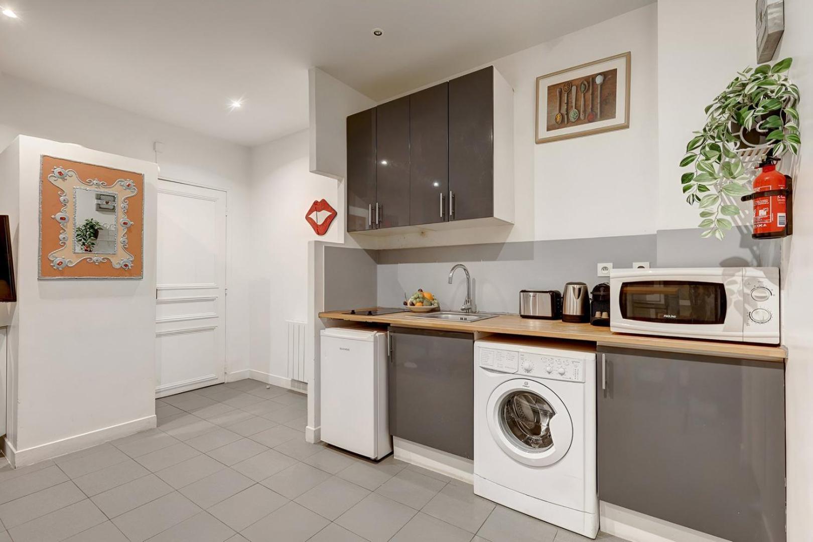 Bluestay 200 - Superb Paris