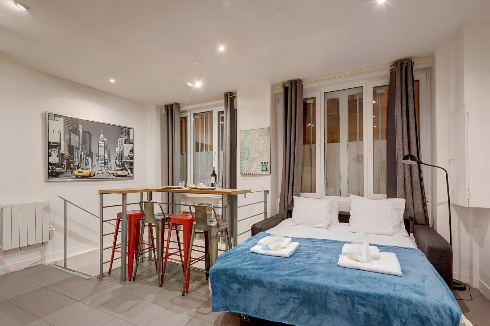 Bluestay 200 - Superb Paris
