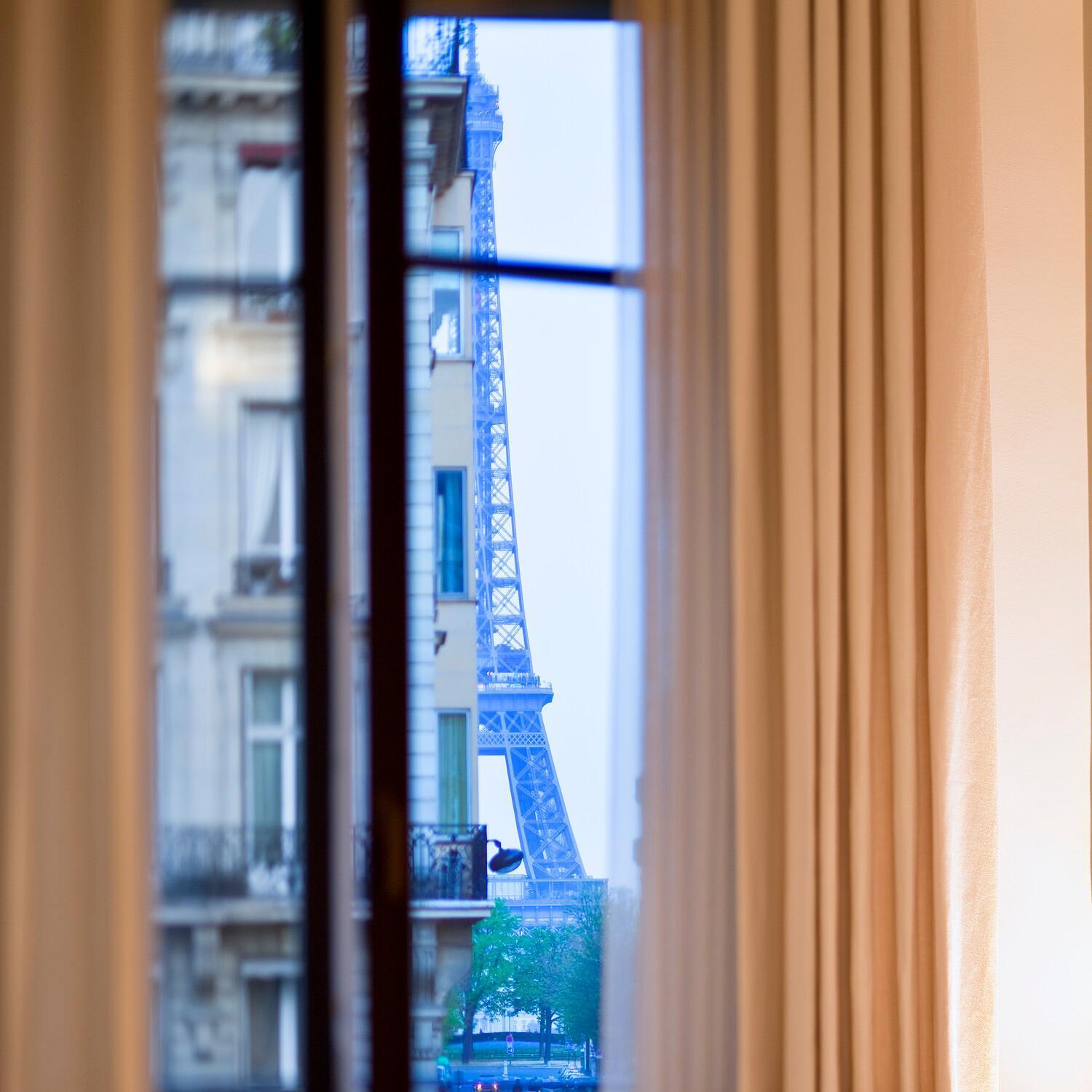 Le Metropolitan Tour Eiffel, A Tribute Portfolio Paris