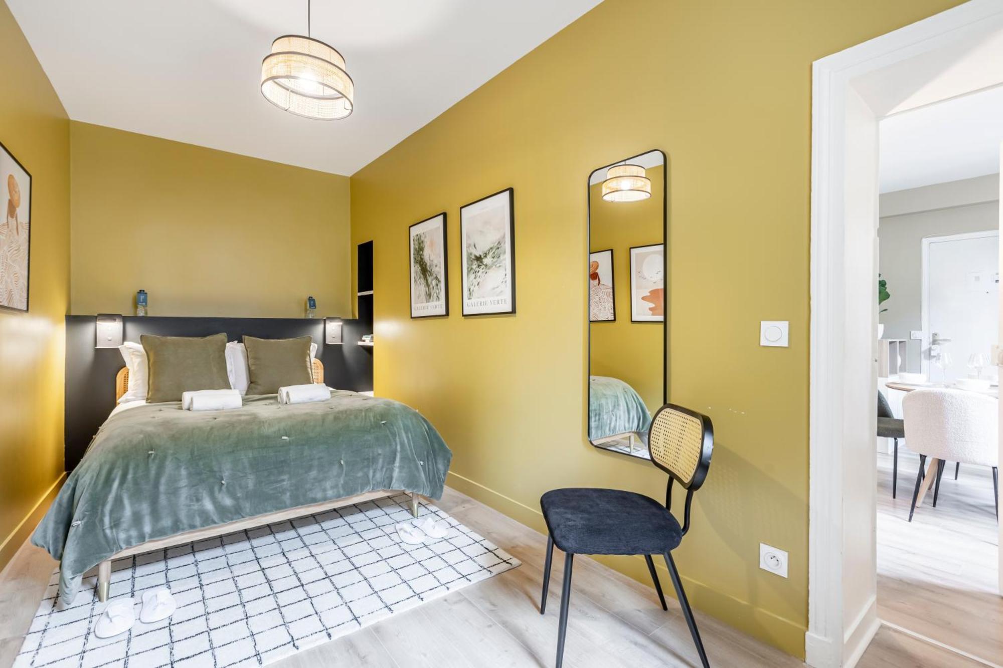 Sweett - Temple Apartment