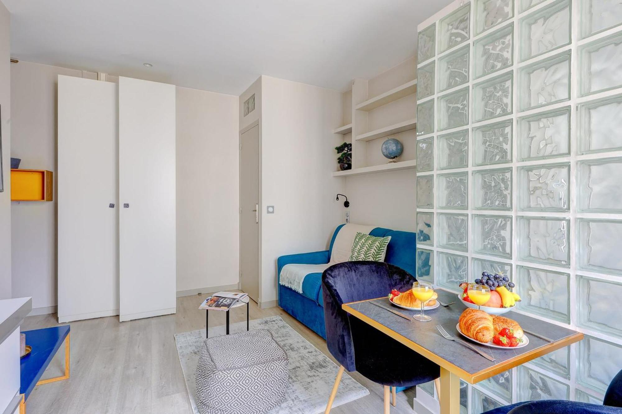 Eiffel Tower & 7th Arrondissement - Cityapartmentstay Apartment Paris