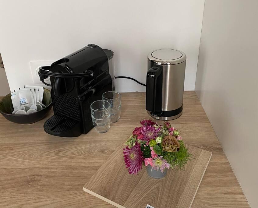 Apartment Bright 1 Bed In The Heart Of Hip Paris, Montorgueil *