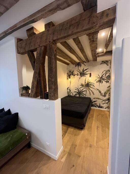 Bright 1 Bed In The Heart Of Hip Paris, Montorgueil Paris