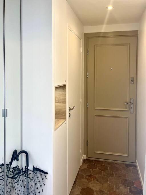 Bright 1 Bed In The Heart Of Hip Paris, Montorgueil Paris