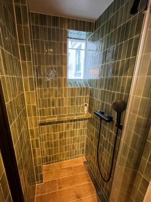 Apartment Bright 1 Bed In The Heart Of Hip Paris, Montorgueil Paris