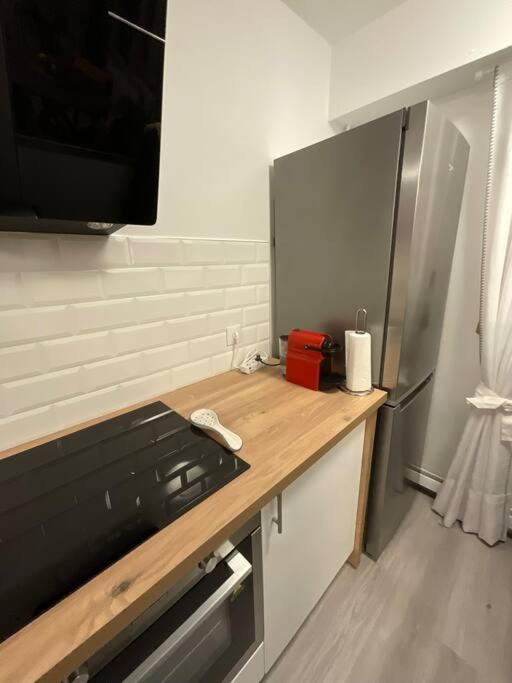 Apartment Chic Parisian Sacre Coeur Views