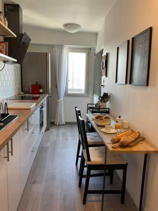 Chic Parisian Sacre Coeur Views Apartment *