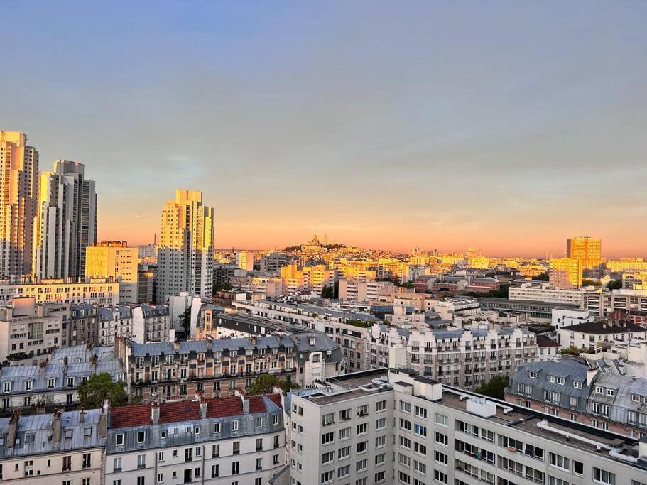 Apartment Chic Parisian Sacre Coeur Views