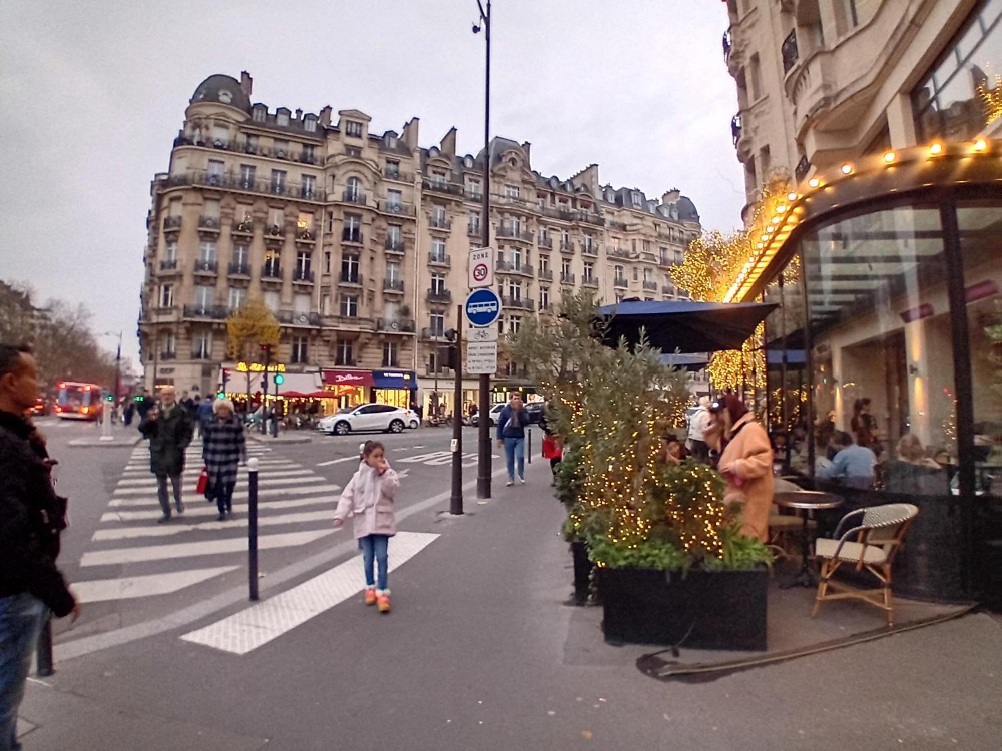 Appartement 1 Minute Gare Montparnasse , Center, Awsome Place, Close To Eiffel Tour And Louvre Meusm , Front Metro
