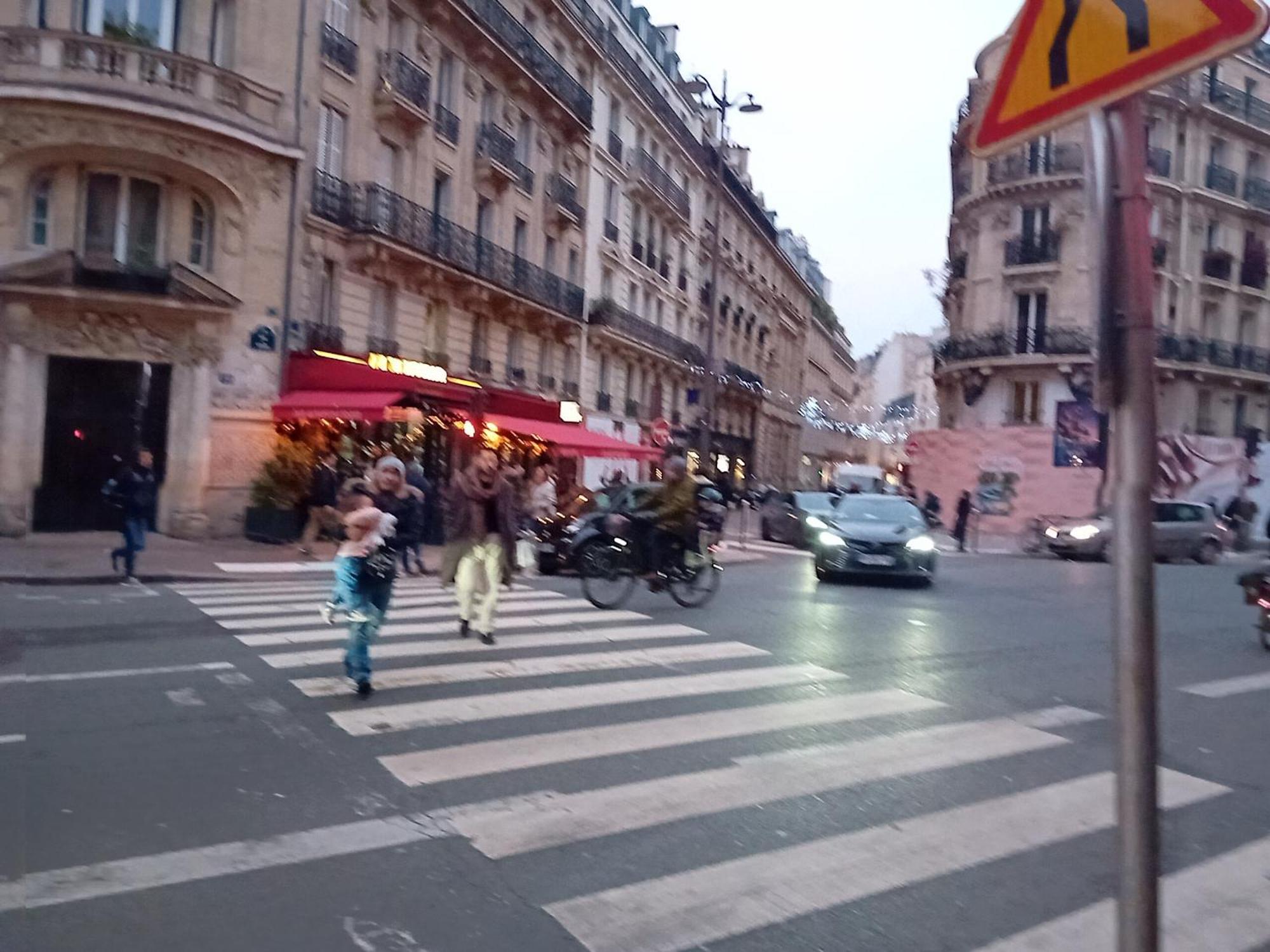 Appartement 1 Minute Gare Montparnasse , Center, Awsome Place, Close To Eiffel Tour And Louvre Meusm , Front Metro