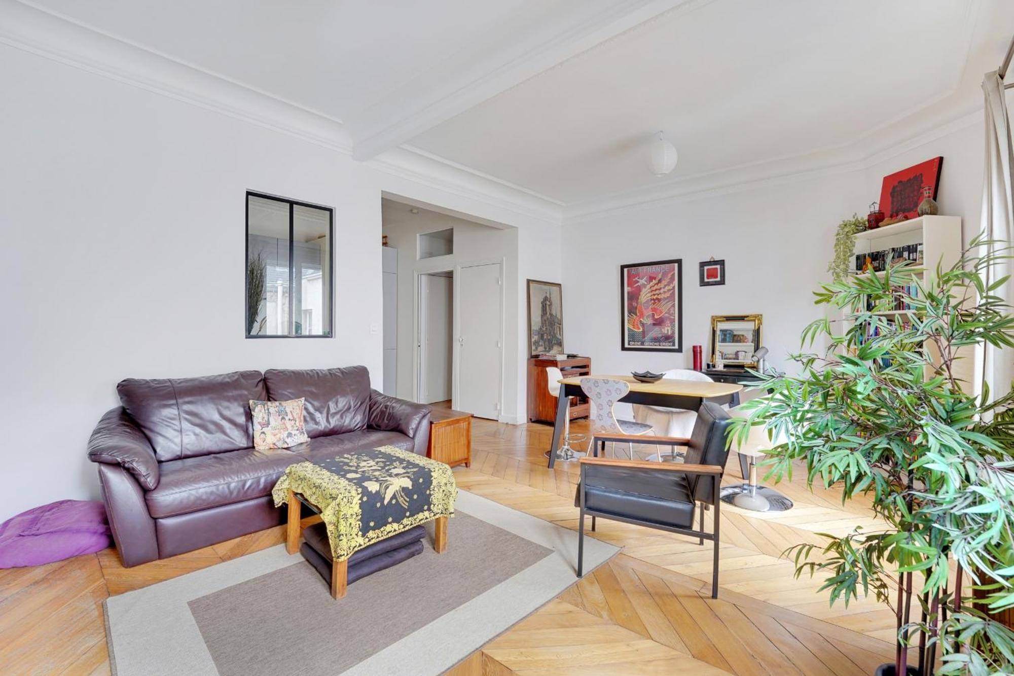 Apartment Martyrs Village Montmartre 2 Paris