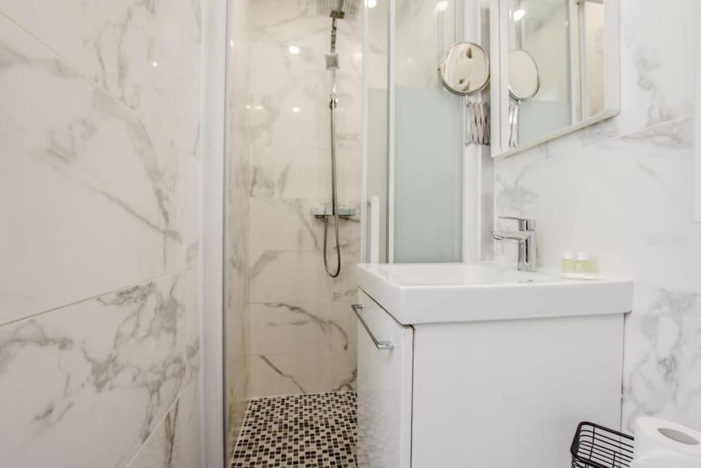 Paisible 10eme - Canal St Martin Apartment *