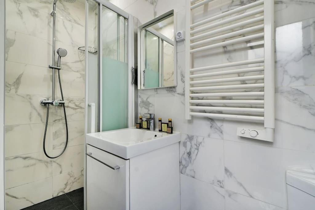 Apartment Paisible 10eme - Canal St Martin