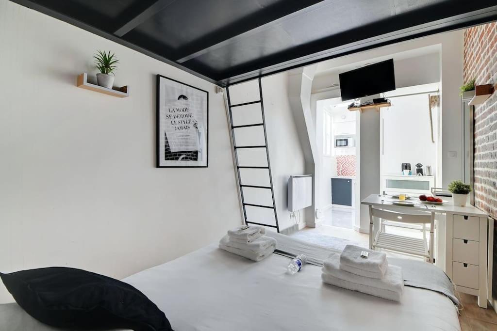 Apartment Paisible 10eme - Canal St Martin *