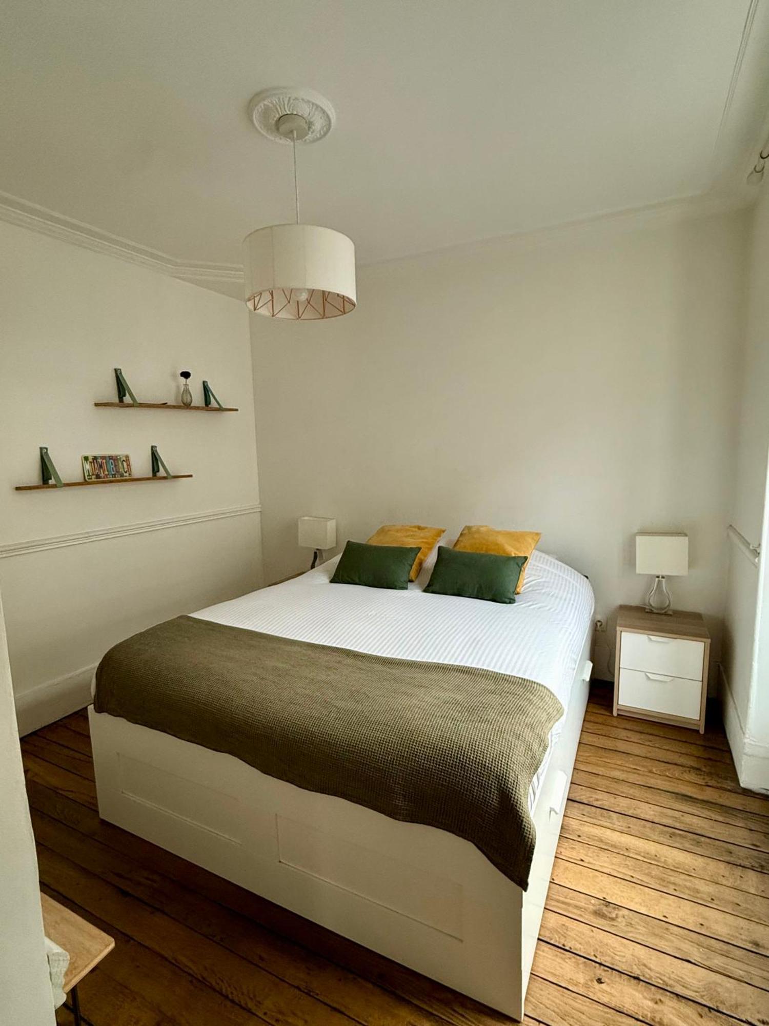 Center Of - Gare Est / Nord Appartement *