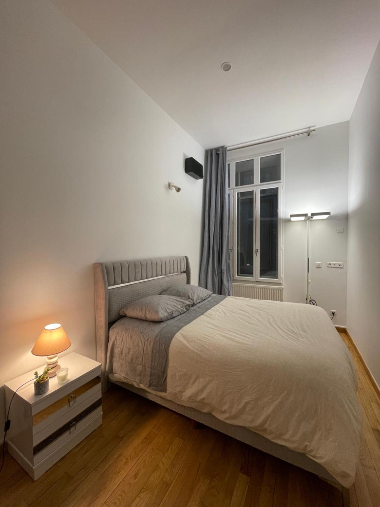 Spacieux Au Coeur Du 9 Eme Arrondissement Appartement