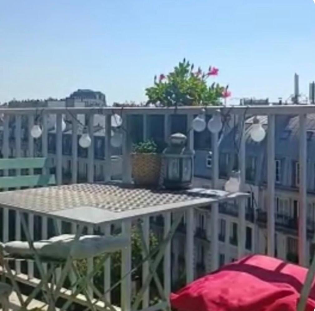 Amazing Eiffel Views At Cool Area Apartment *