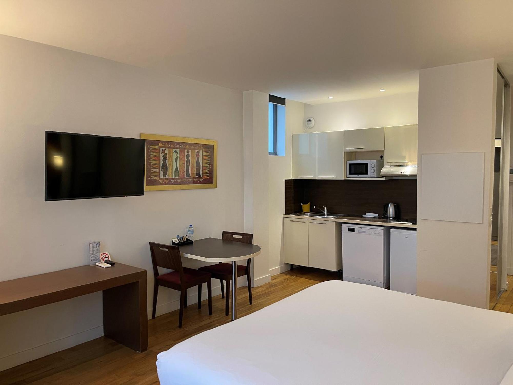 Appart hôtel Residhotel Imperial Rennequin 3*