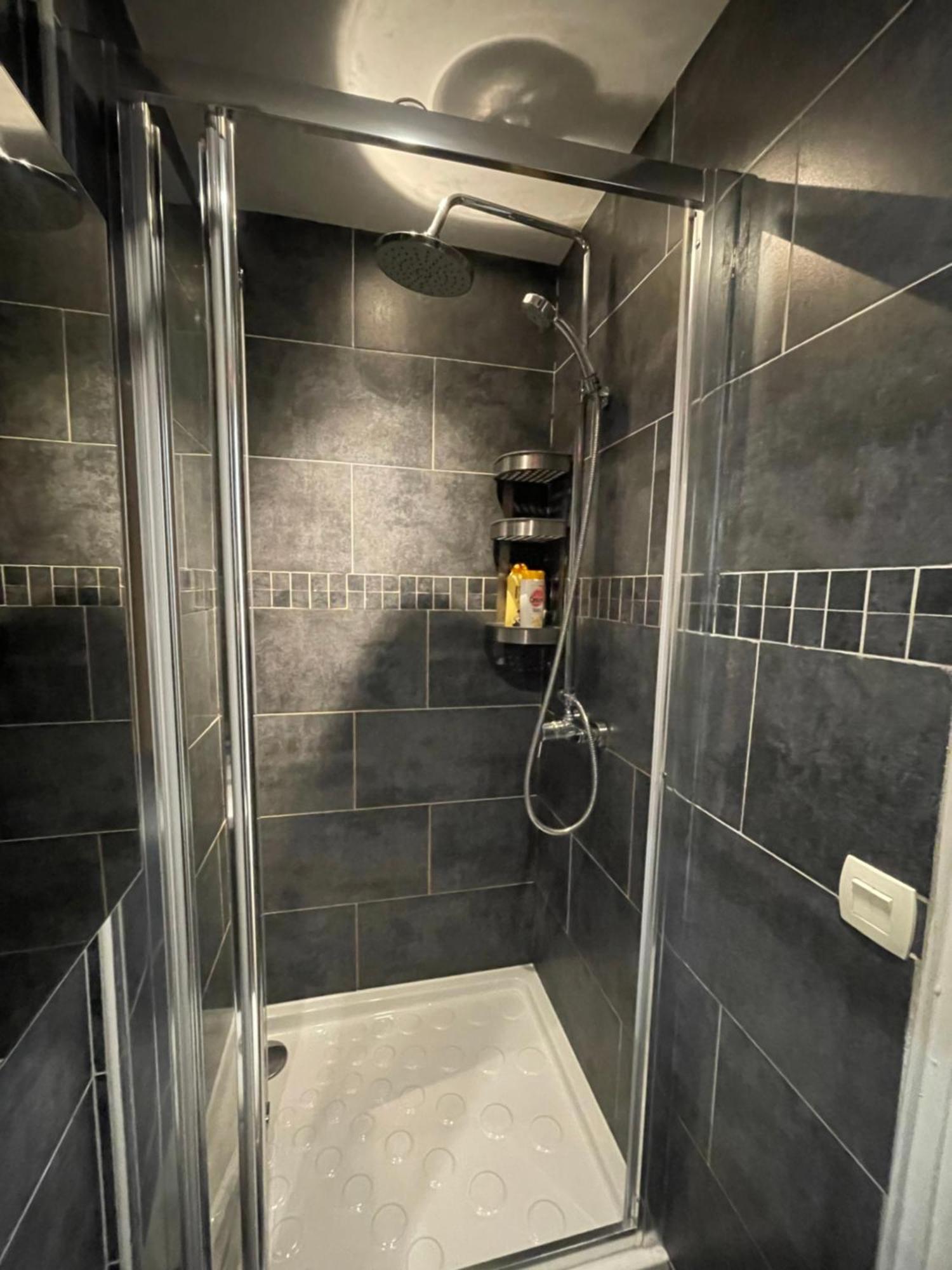 Apartment Design Proche Champs-elysees Paris