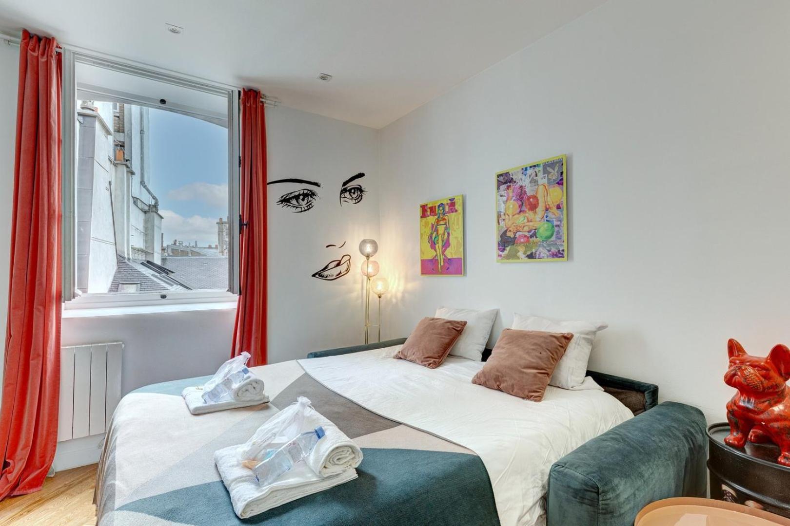 212 Louboutin - Superb In Apartment