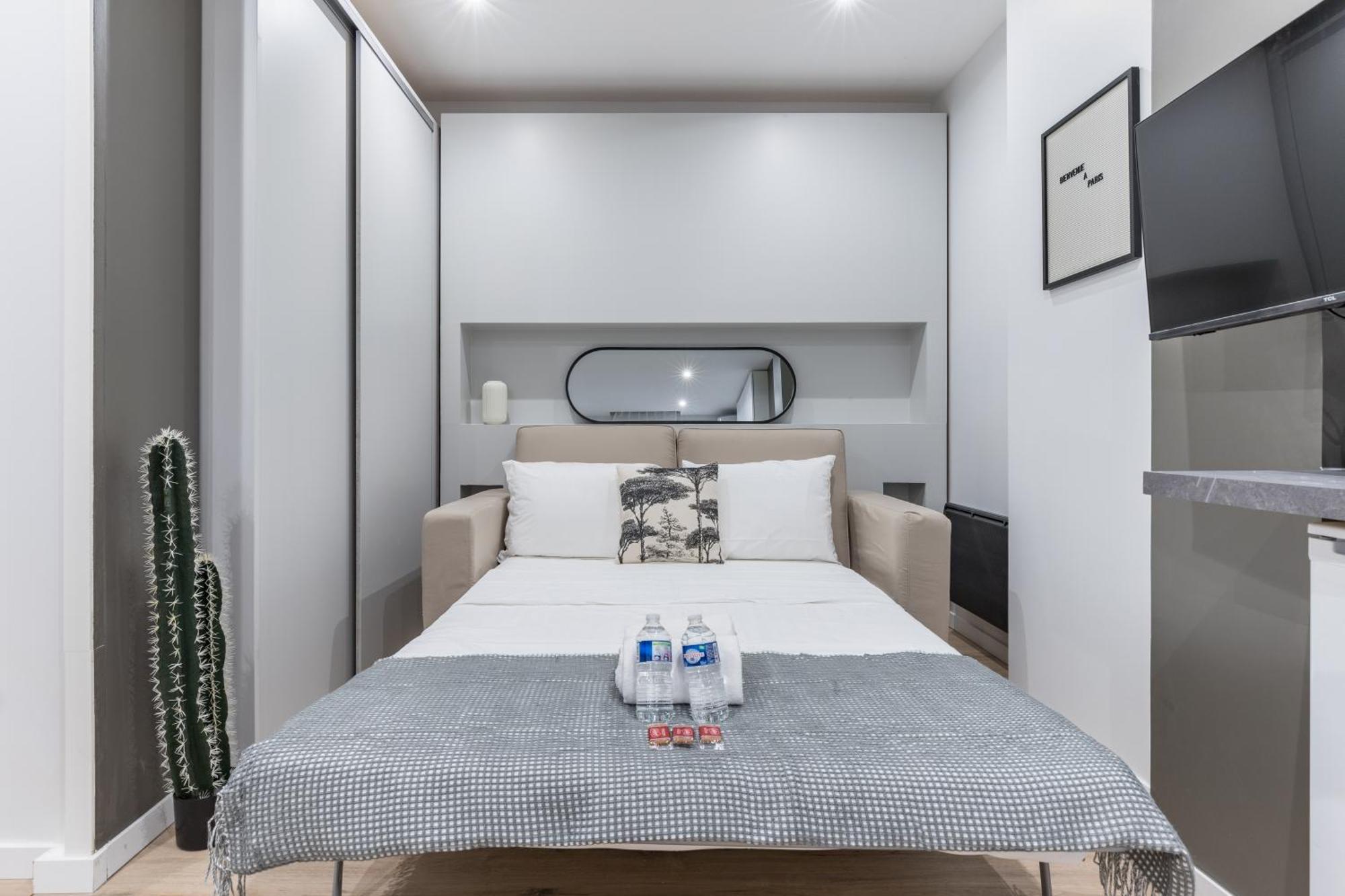 Versigny Heart Of 18th Cosy Studio Apartment Paris