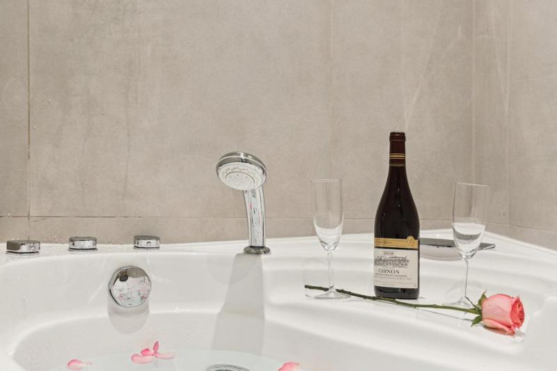 Apartment Lavie Maison Ac And Hot Tub Close Arc De Triomphe *