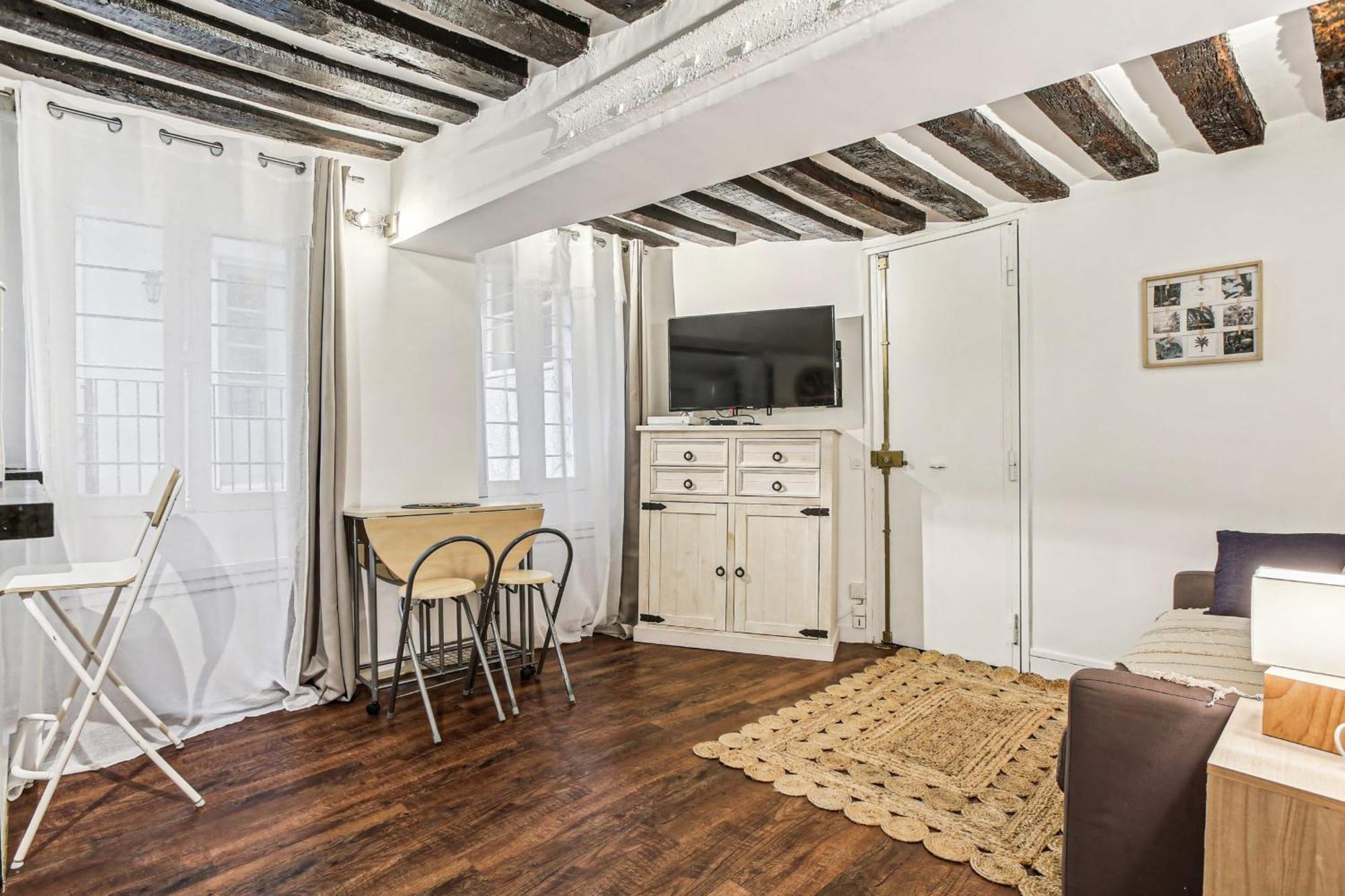 Apartment Herold - Place De Victoires By B'your Paris