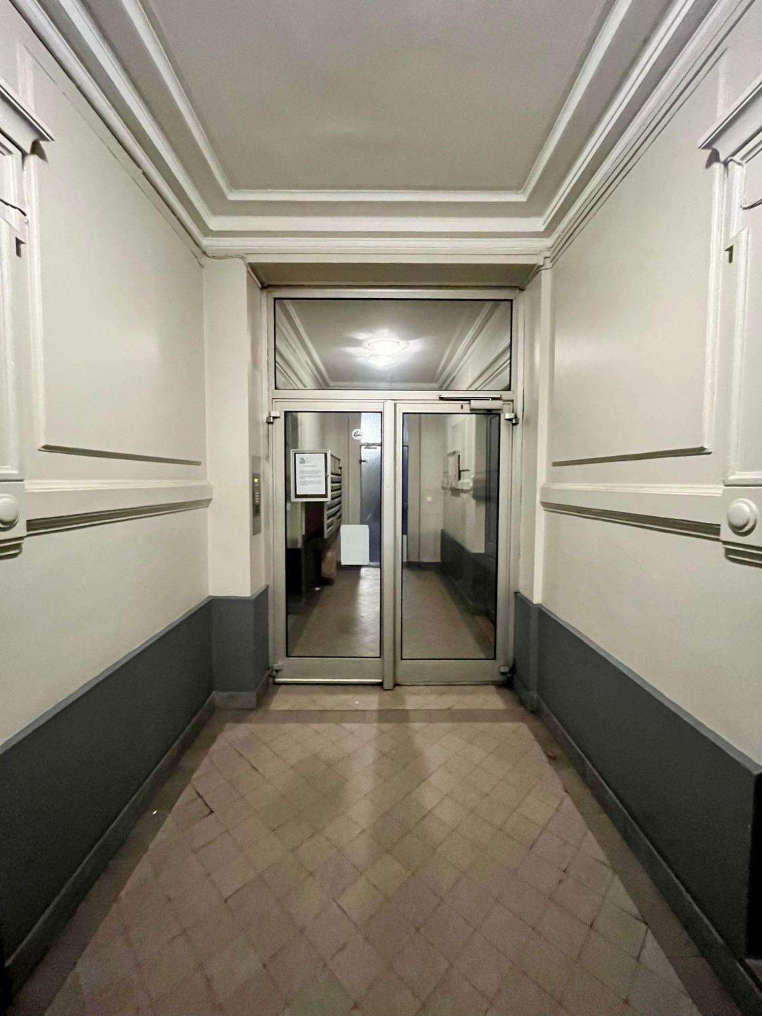 Apartment Coup De Coeur A Montmartre - Eugene Sue *