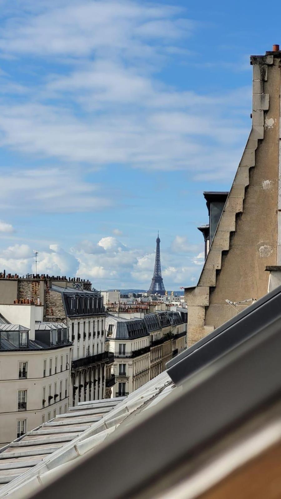 !!!! Only Airbnb !!!!! Please Read My Name And Look At Pictures - Under Roof - Cool Area Apartment *