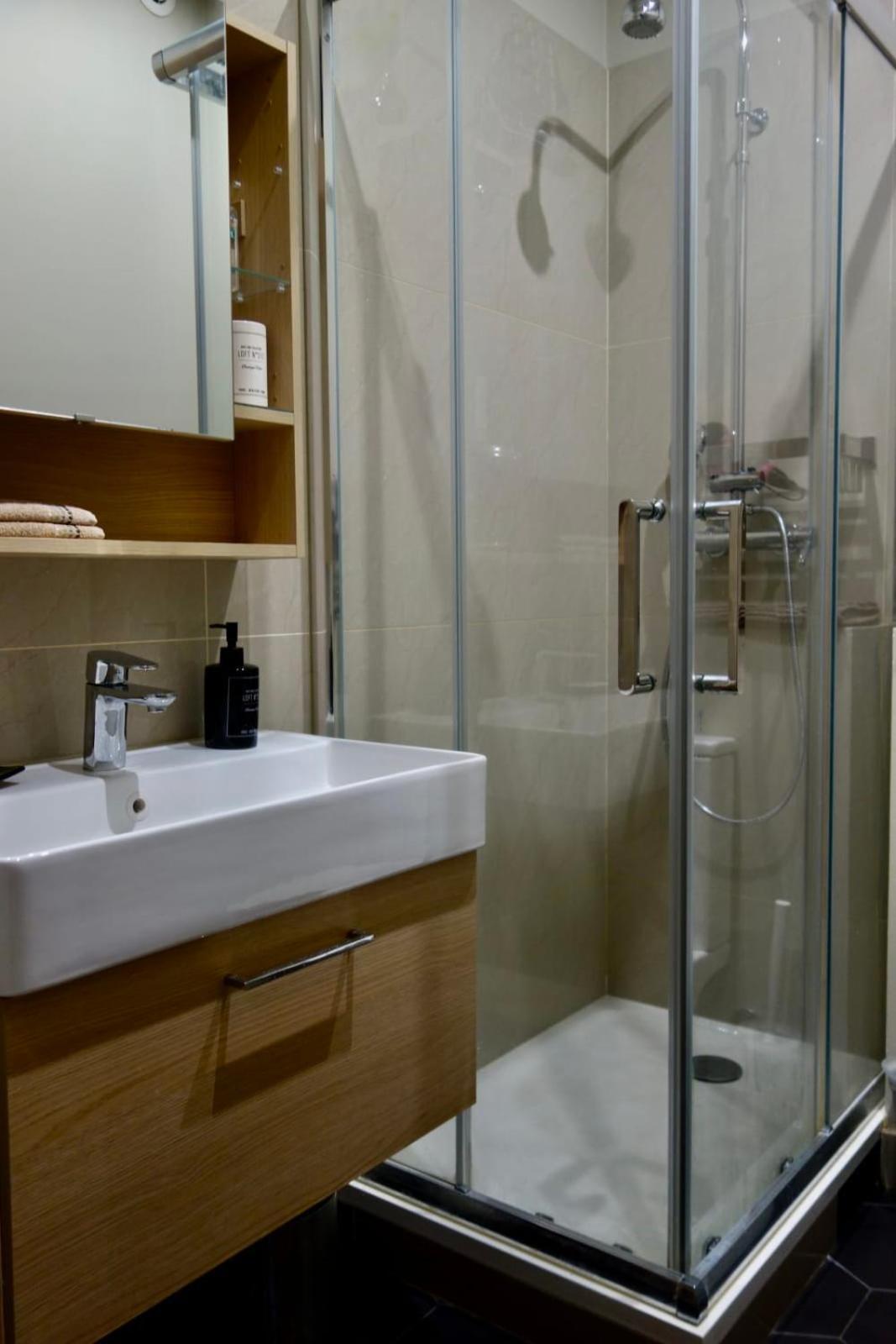 Charming For 4 People 1 Baby In The Heart Of Paris