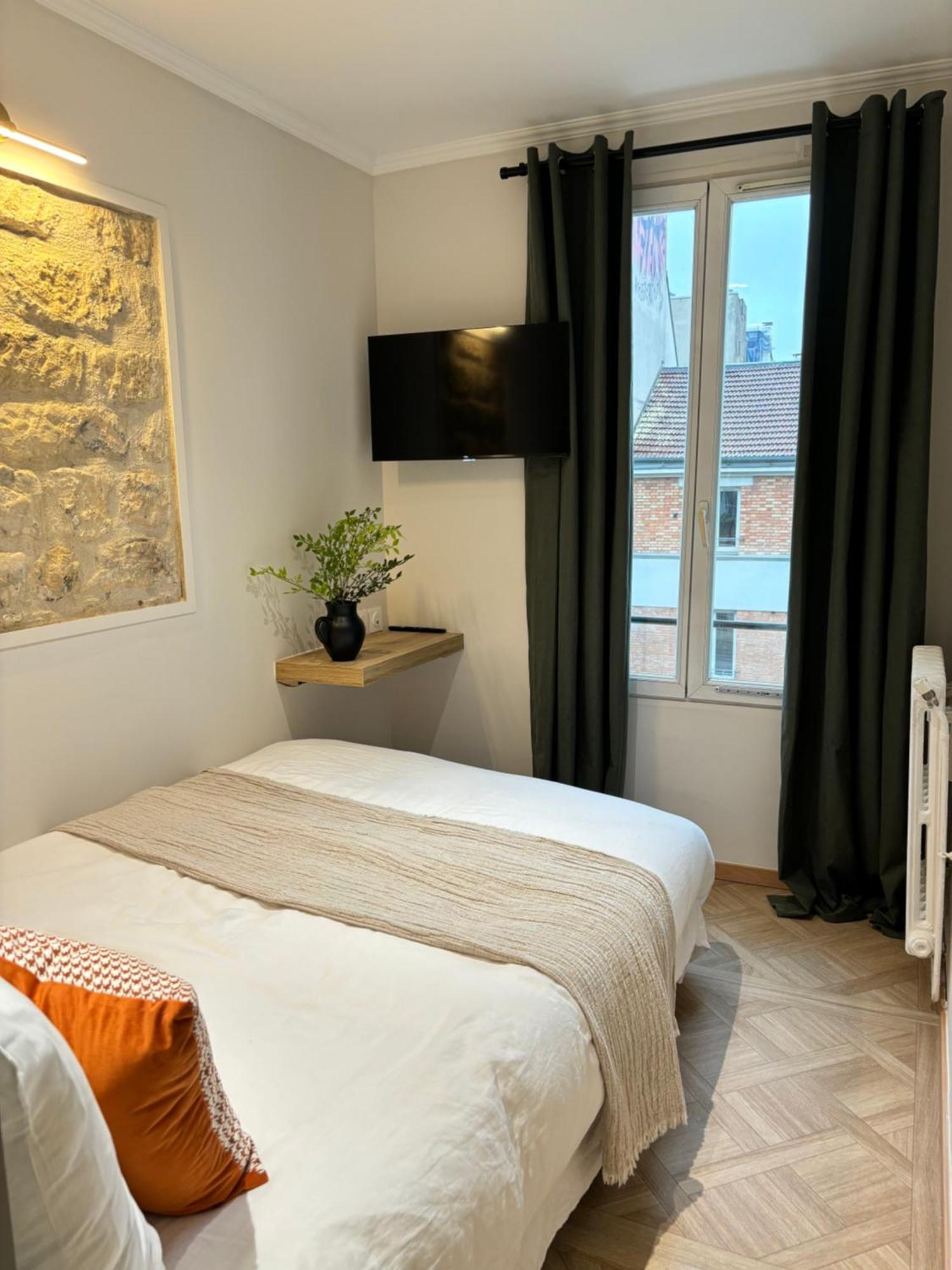 Hotel Paris Amore Paris
