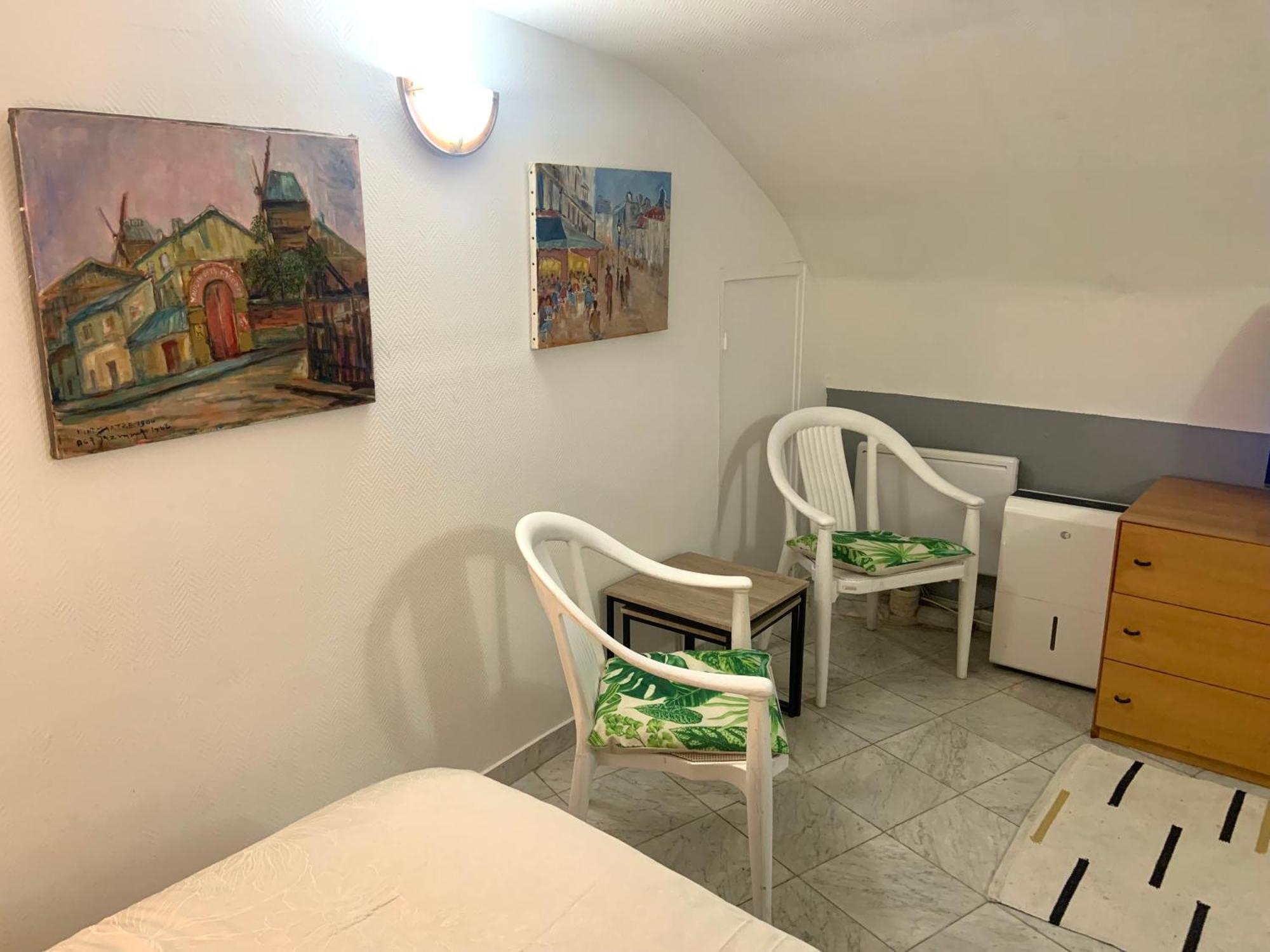 Cozy Little Duplex Near Montmartre * Paris