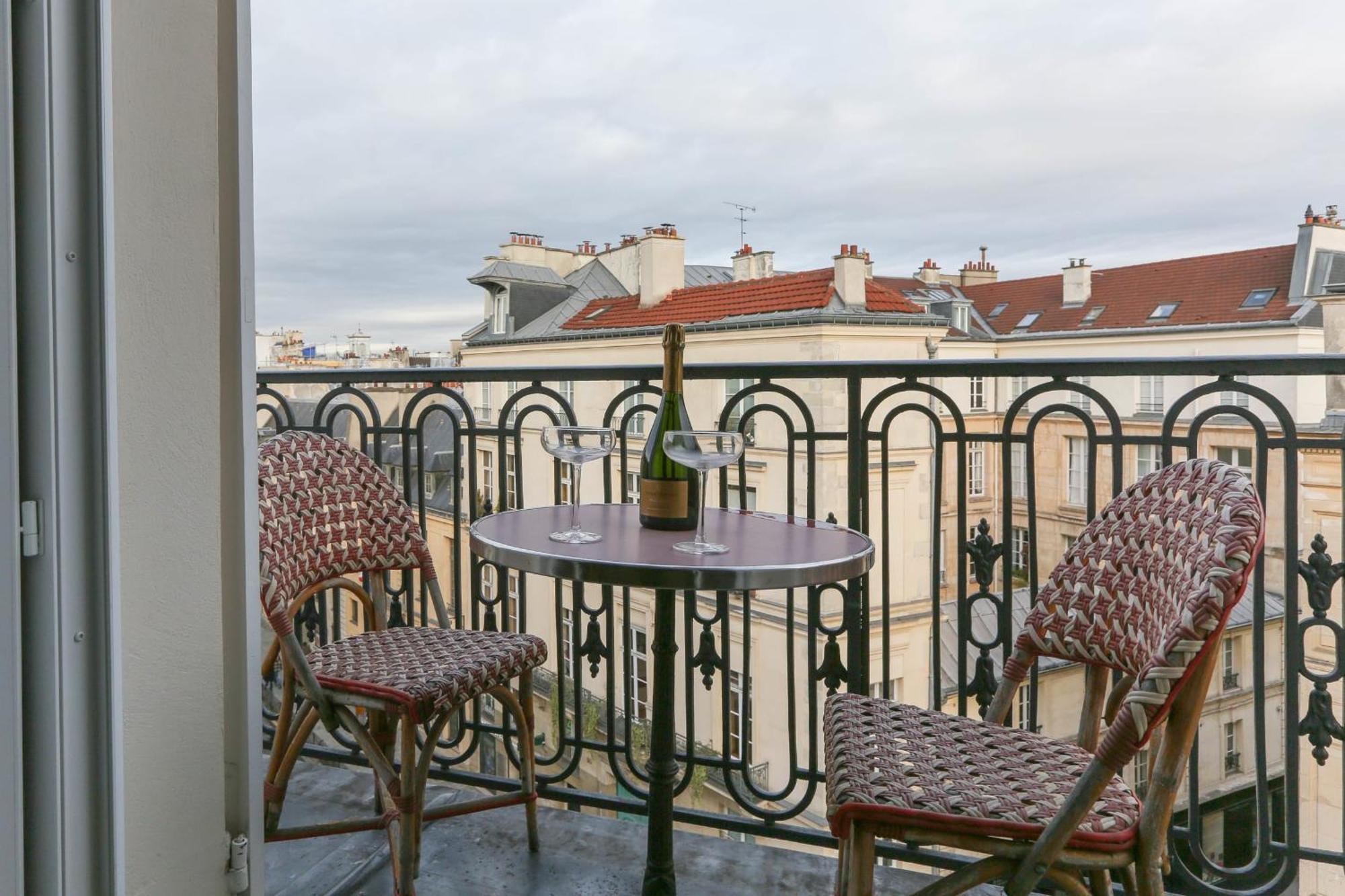 Bright With Balcony *