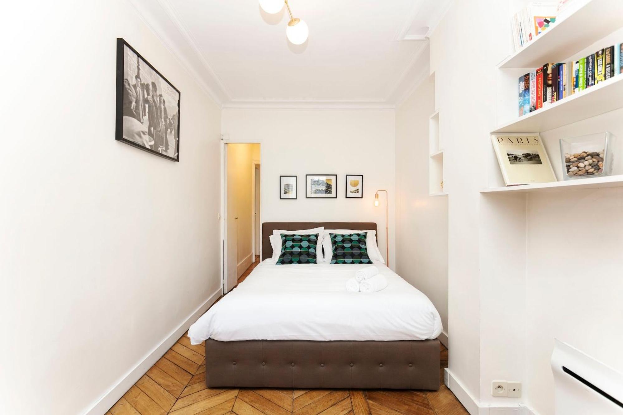 Notre-dame - 1br With Balcony - Cityapartmentstay *