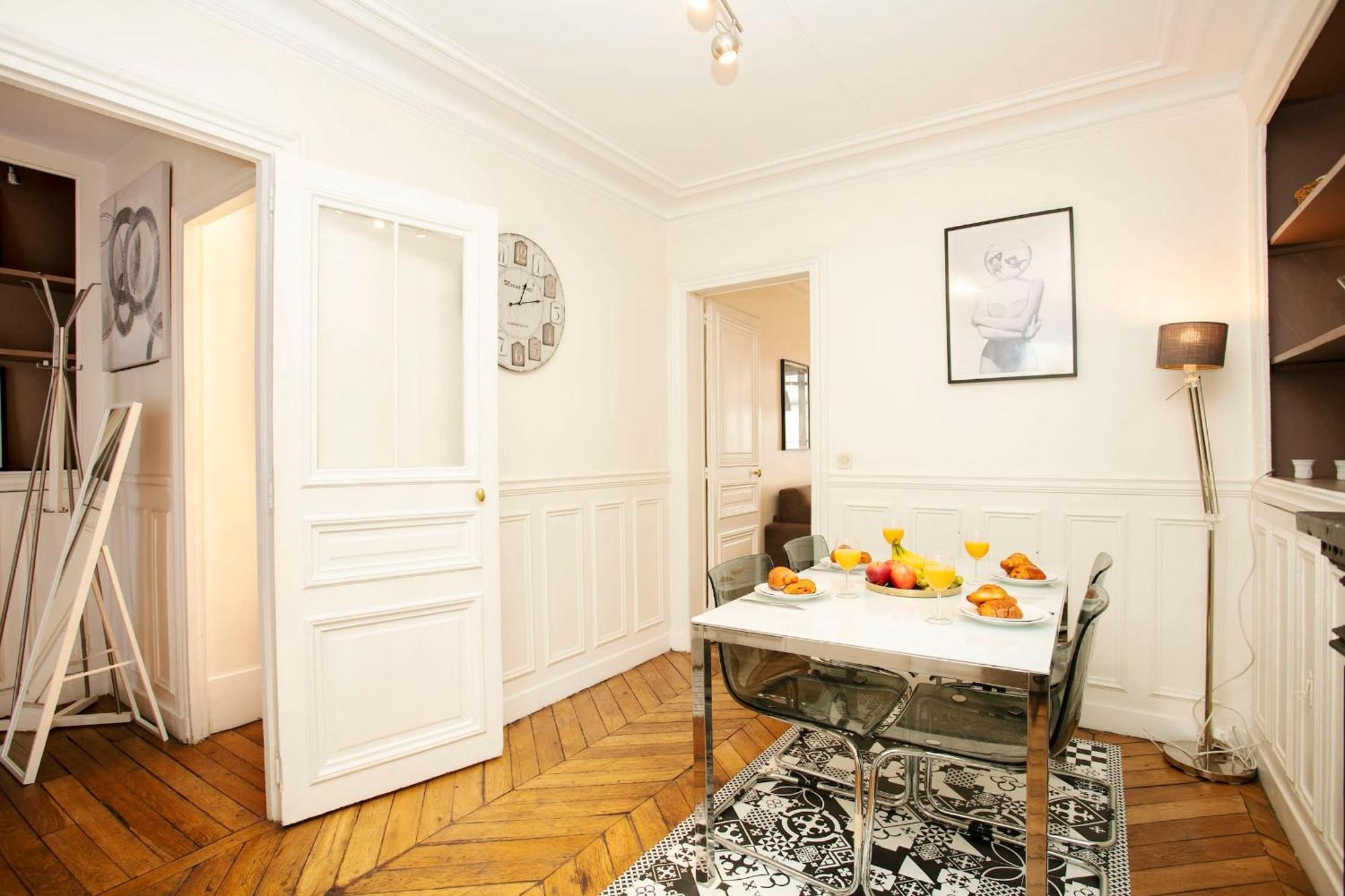 Notre-dame - 1br With Balcony - Cityapartmentstay *