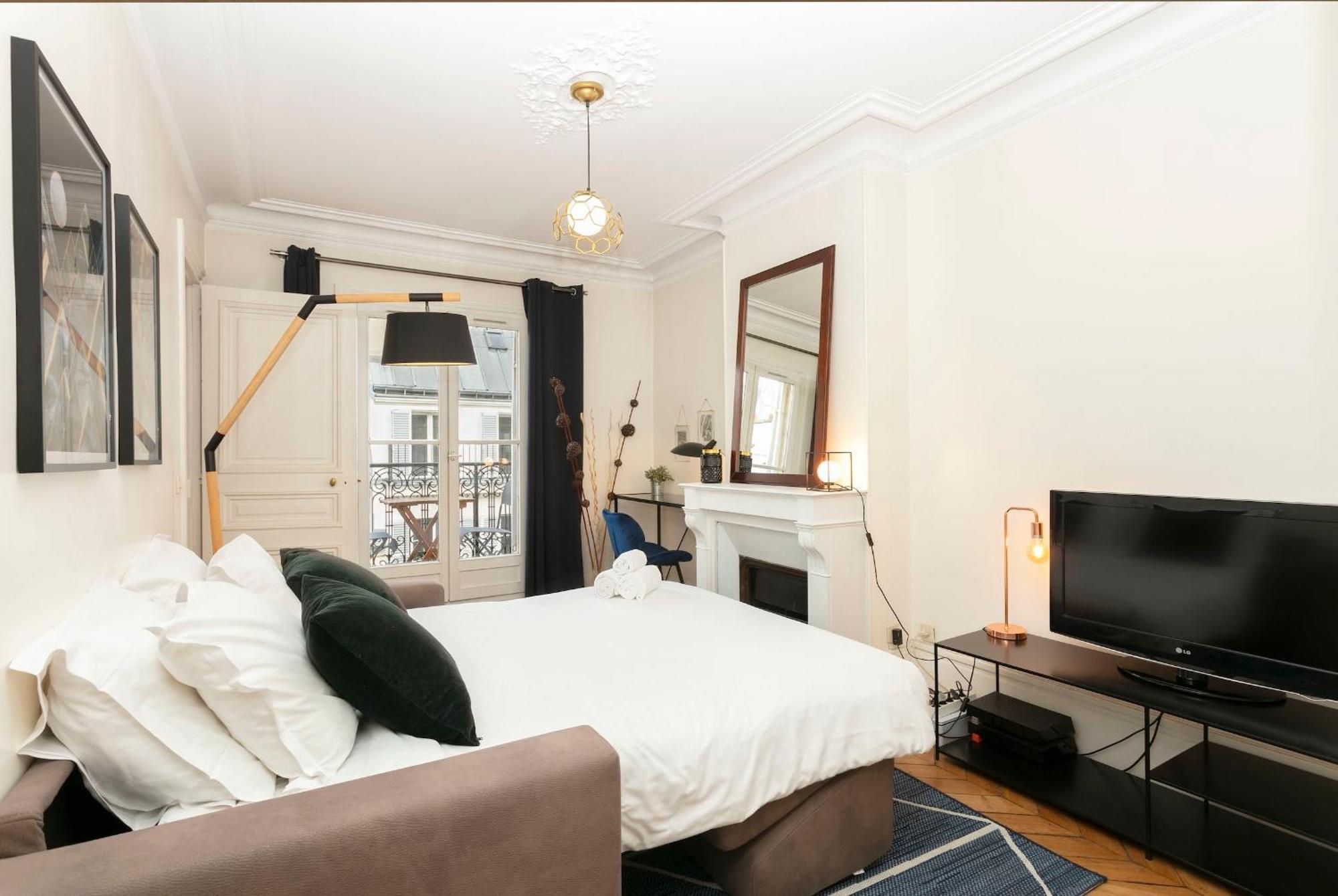 Apartment Notre-dame - 1br With Balcony - Cityapartmentstay *