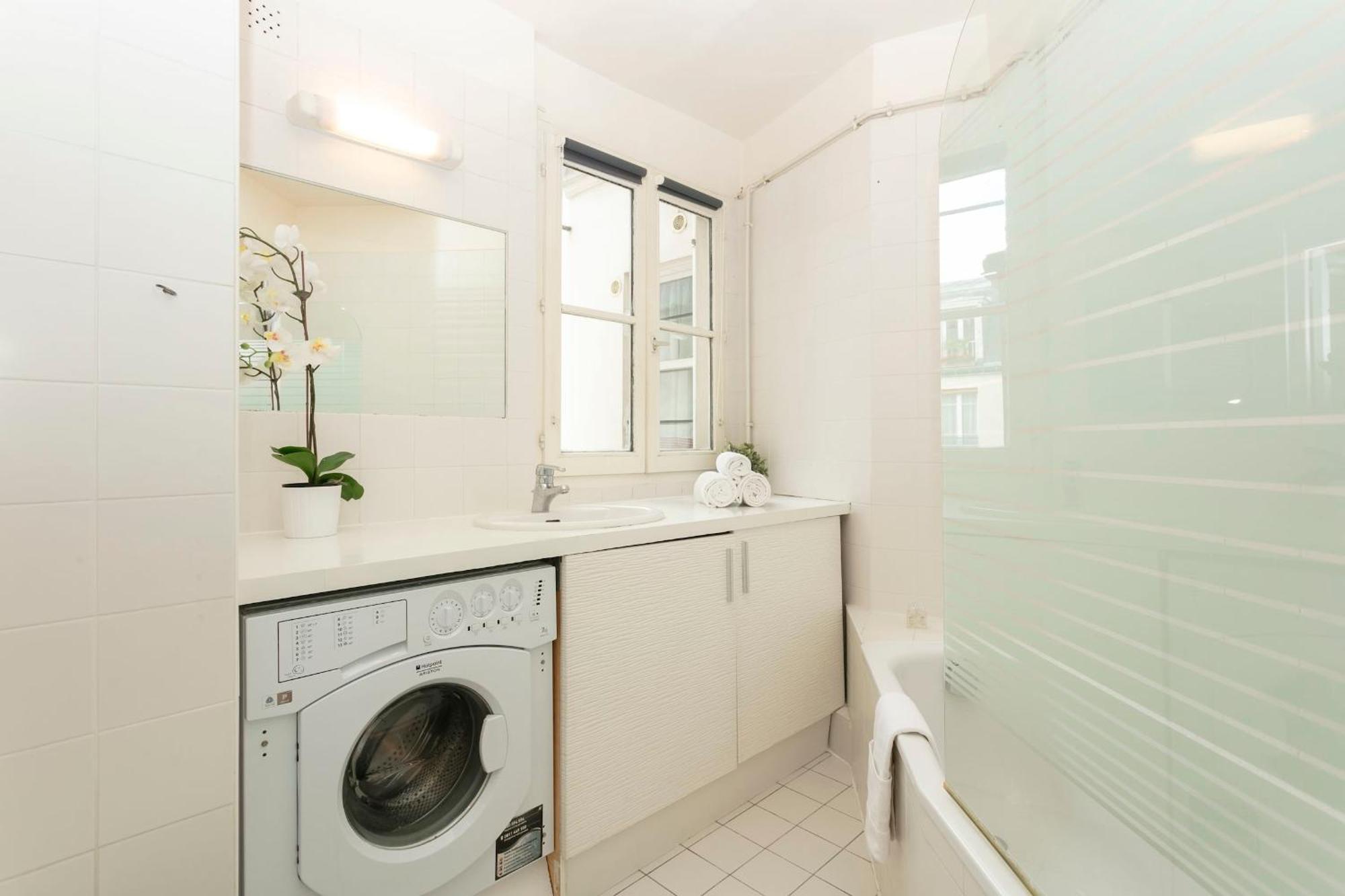 Notre-dame - 1br With Balcony - Cityapartmentstay Apartment Paris