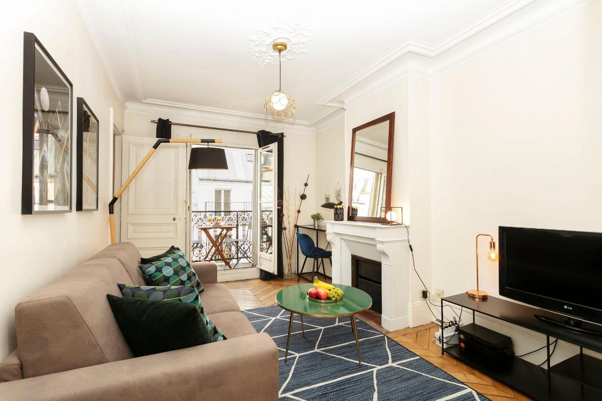 Notre-dame - 1br With Balcony - Cityapartmentstay *