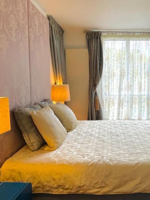 Apartment Luxurious 2 Bedrooms-view Seine River-paris Center Paris