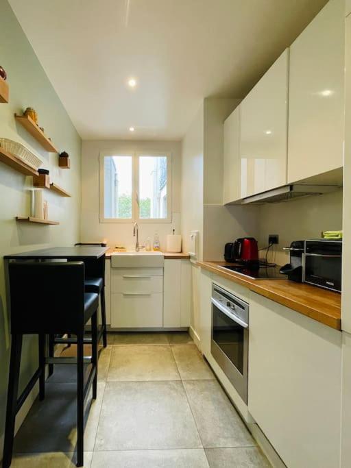 Luxurious 2 Bedrooms-view Seine River-paris Center Apartment Paris