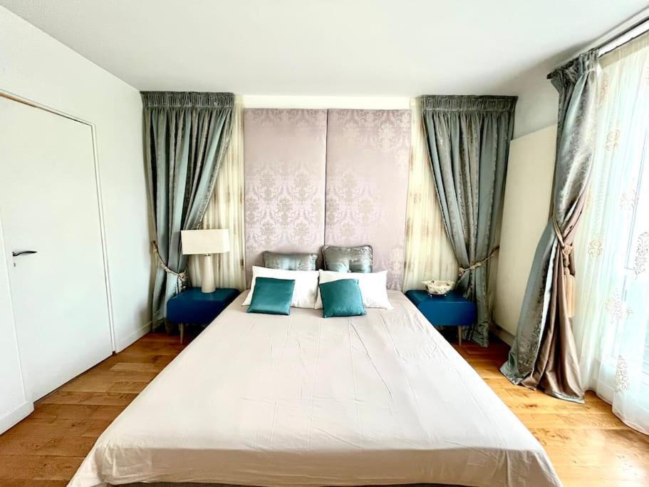 Luxurious 2 Bedrooms-view Seine River-paris Center