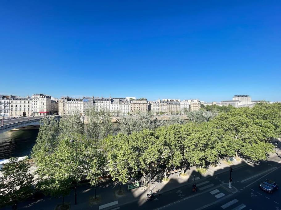 Luxurious 2 Bedrooms-view Seine River-paris Center Apartment