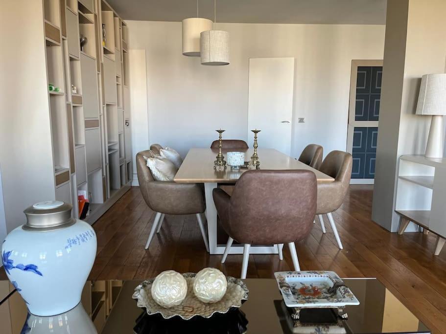 Luxurious 2 Bedrooms-view Seine River-paris Center Apartment