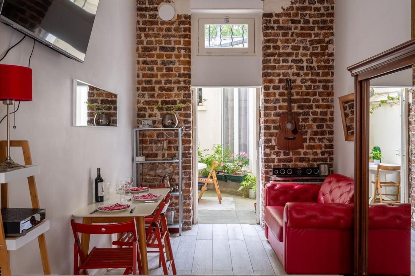 Duplex And Private Patio At Eiffel Tower Paris